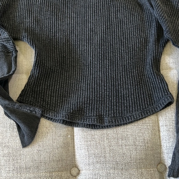 FREE PEOPLE THERMAL WAFFLES OFF THE SHOULDER LONG SLEEVE BLACK TOP SIZE S/M - Picture 6 of 12